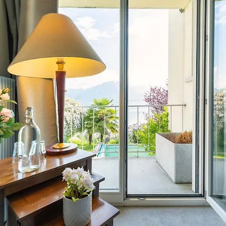 1 Stylish Bedroom For 2 With An Amazing Lake View! Daire Montrö